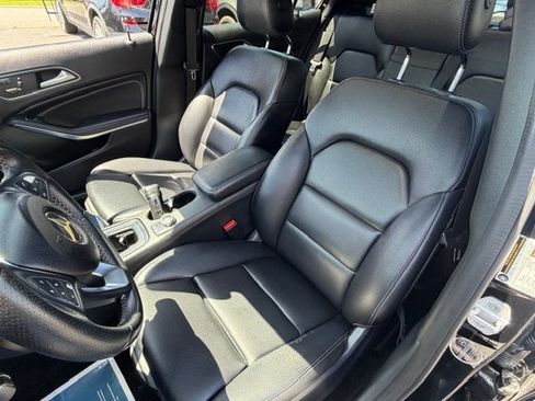 Used 2017 Mercedes-Benz GLA 250 4MATIC w/ Premium Package image 9