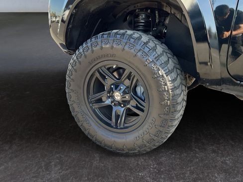 Used 2021 Toyota Tacoma SR5 AWD/4WD image 9