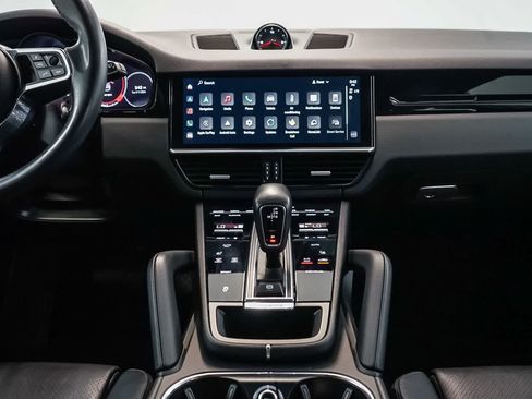 Certified 2023 Porsche Cayenne AWD/4WD image 19