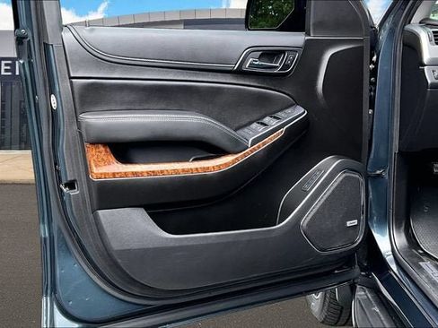 Used 2020 Chevrolet Suburban Premier AWD/4WD image 18