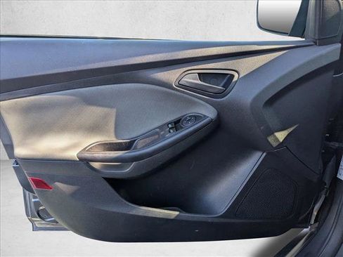 Used 2013 Ford Focus S image 11