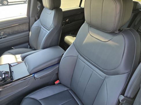 New 2026 Land Rover Range Rover Sport Dynamic SE AWD/4WD image 12