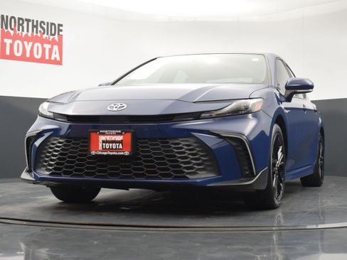 Used 2025 Toyota Camry SE w/ Convenience Package AWD/4WD image 31