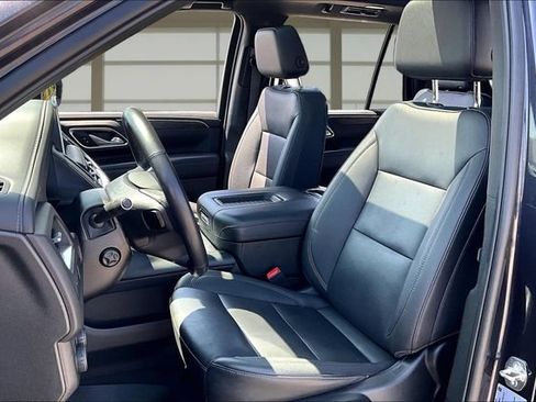 Used 2022 Chevrolet Tahoe Z71 w/ Luxury Package AWD/4WD image 25