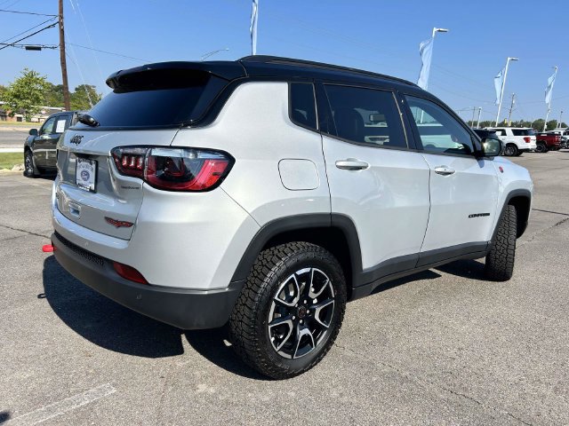Used 2026 Jeep Compass Trailhawk AWD/4WD image 35