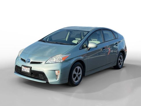 Used 2014 Toyota Prius Four image 1