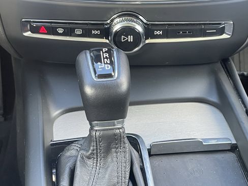 Used 2022 Volvo V60 T5 Cross Country w/ Climate Package image 25