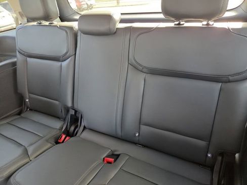 New 2026 Ford Expedition Active image 14