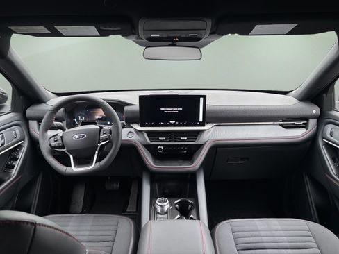 New 2026 Ford Explorer ST-Line w/ ST-Line Street Pack image 10