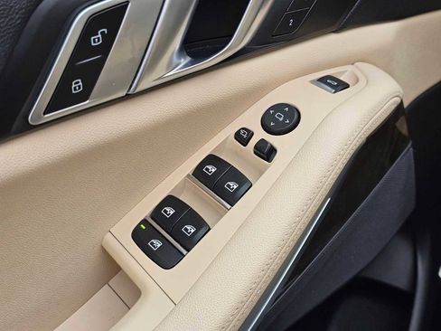 Used 2022 BMW X5 sDrive40i w/ Parking Assistance Package image 23