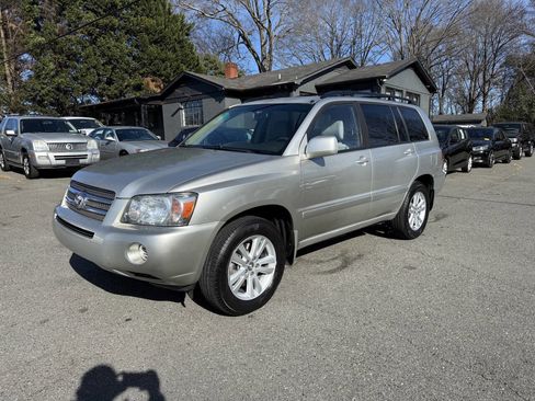 Used 2006 Toyota Highlander 2WD Hybrid image 2