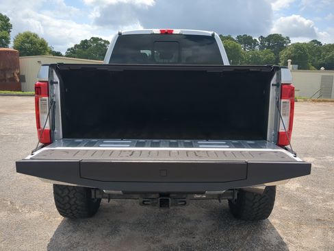 Used 2019 Ford F250 Lariat w/ Chrome Package AWD/4WD image 11