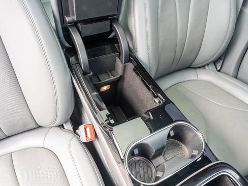 Used 2021 Lincoln Nautilus Reserve w/ Monochromatic Package image 11