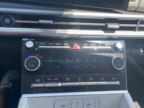 Used 2024 Hyundai Santa Fe SEL image 23