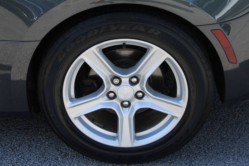 Used 2016 Chevrolet Camaro LT RWD image 35