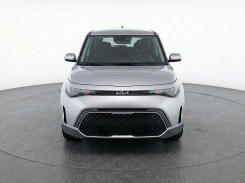Used 2025 Kia Soul LX w/ LX Technology Package image 2