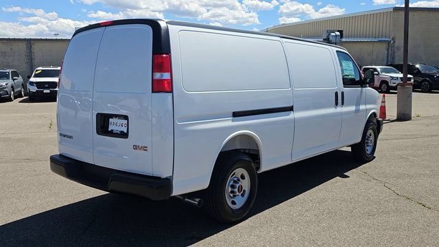 New 2026 GMC Savana 3500 Extended RWD image 9