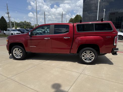 Used 2017 GMC Canyon SLT w/ Driver Alert Package AWD/4WD image 4