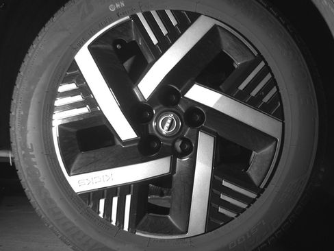 Used 2025 Nissan Kicks SV image 13