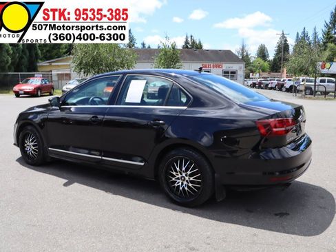 Used 2017 Volkswagen Jetta SEL FWD image 6