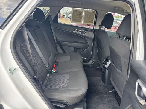 Used 2025 Kia Sportage LX image 24