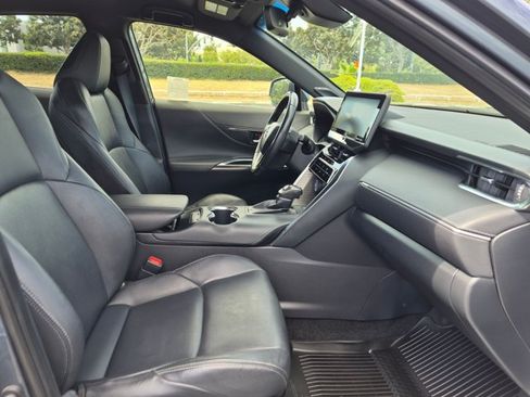 Certified 2022 Toyota Venza XLE AWD/4WD image 19