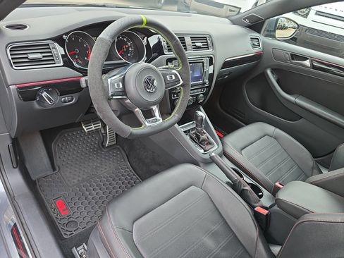 Used 2017 Volkswagen Jetta GLI image 15