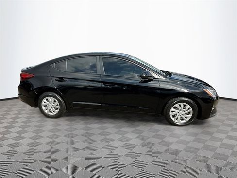 Used 2019 Hyundai Elantra SE image 5