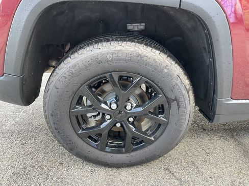 Used 2026 Jeep Grand Cherokee Altitude AWD/4WD image 12