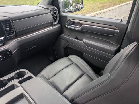 Used 2025 GMC Sierra 1500 SLT AWD/4WD image 15