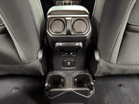 Used 2019 Jeep Wrangler Unlimited Sahara w/ Safety Group image 33