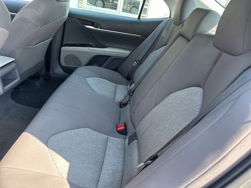 Used 2020 Toyota Camry LE FWD image 12