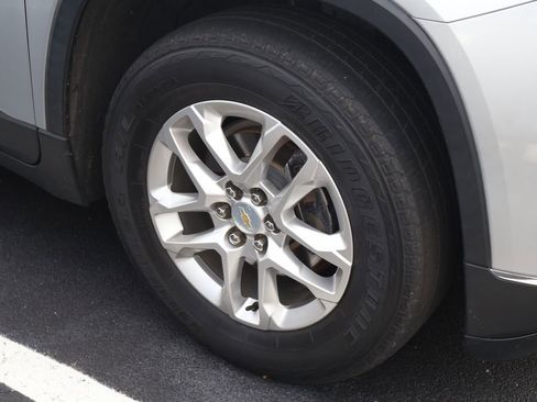 Used 2019 Chevrolet Traverse LT image 7