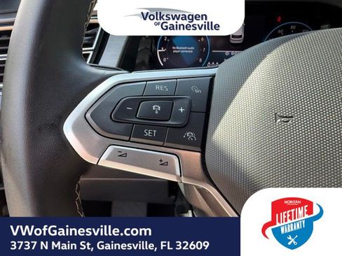 Used 2025 Volkswagen Atlas Cross Sport SE AWD/4WD image 23