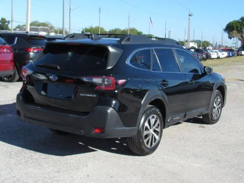 Used 2023 Subaru Outback Premium AWD/4WD image 3
