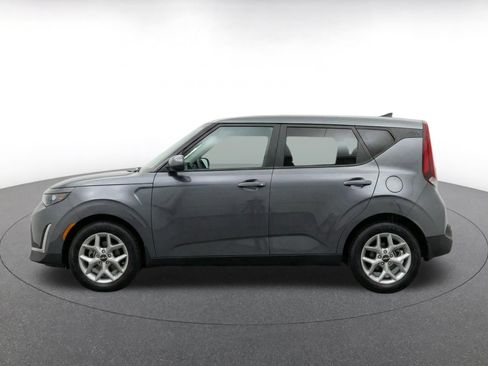 Used 2025 Kia Soul LX w/ LX Technology Package FWD image 4