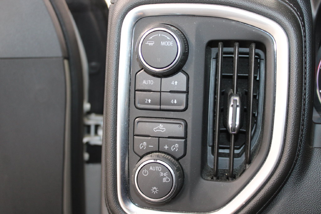 Used 2020 Chevrolet Silverado 1500 LT w/ Texas Edition AWD/4WD image 29