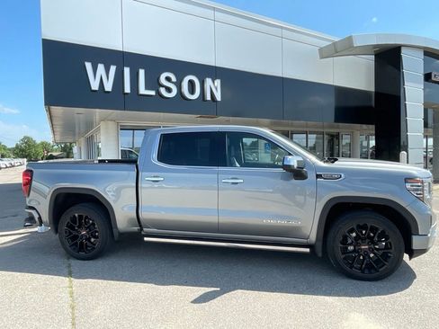 Used 2023 GMC Sierra 1500 Denali w/ Denali Reserve Package AWD/4WD image 2