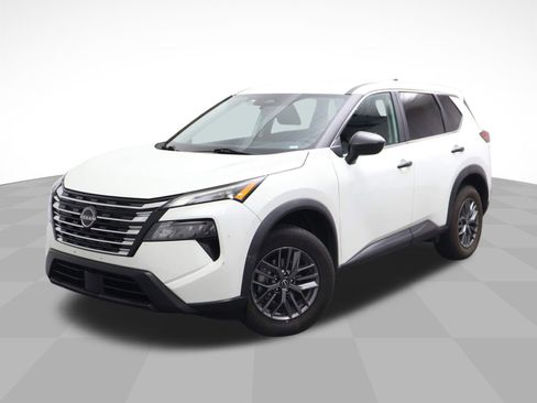 Used 2024 Nissan Rogue S image 1