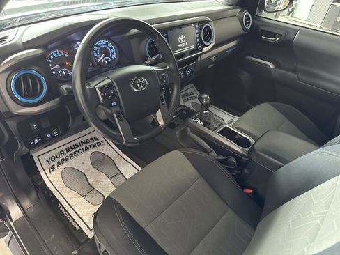 Used 2020 Toyota Tacoma TRD Sport image 10