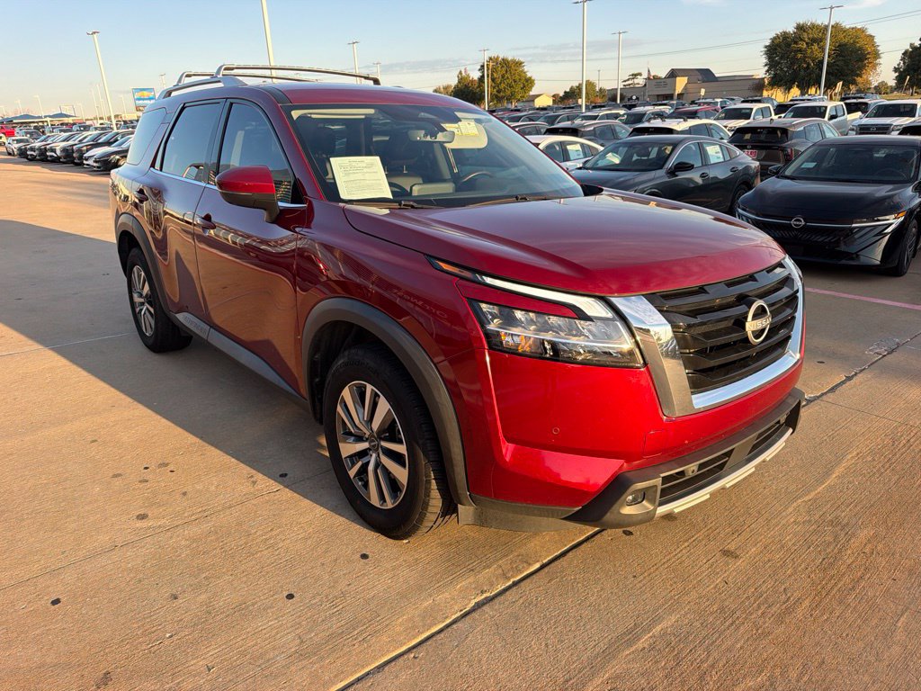 Used 2023 Nissan Pathfinder SL AWD/4WD image 7