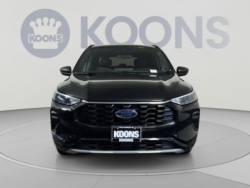 Certified 2023 Ford Escape ST-Line w/ Tech Pack #1 AWD/4WD image 4