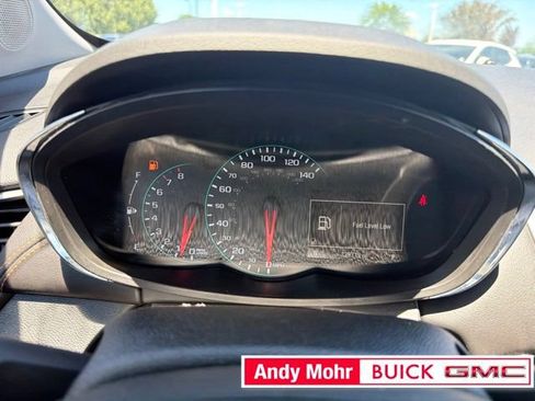 Used 2018 Chevrolet Trax LT w/ Sun & Sound Package FWD image 27
