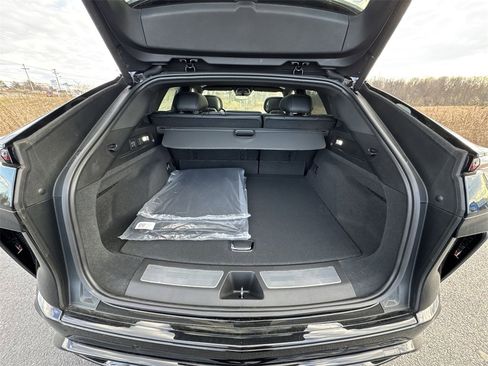 New 2026 Cadillac Lyriq V image 24