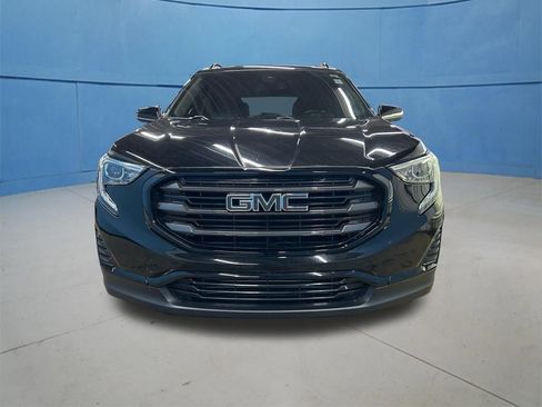 Used 2021 GMC Terrain SLE w/ Driver Convenience Package image 4