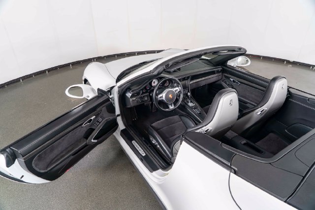 Used 2016 Porsche 911 Carrera GTS RWD image 15