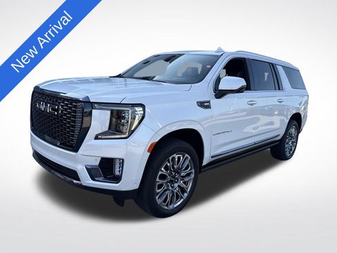 Used 2023 GMC Yukon XL Denali Ultimate AWD/4WD image 1