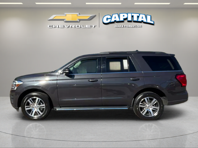 Used 2022 Ford Expedition XLT RWD image 2