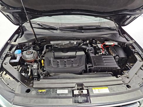 Certified 2024 Volkswagen Tiguan SE FWD image 10