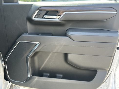 Used 2025 GMC Sierra 1500 SLT RWD image 14